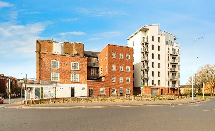 2 Bedroom Apartment To Rent In Park West, Nottingham, NG7