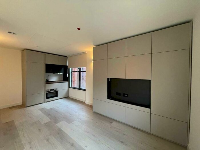 Studio To Rent In George Street, Luton, Bedfordshire, LU1