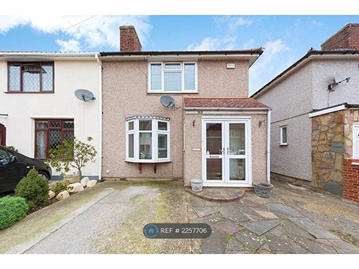 3 Bedroom End Of Terrace House To Rent In Ivyhouse Road, Dagenham, RM9