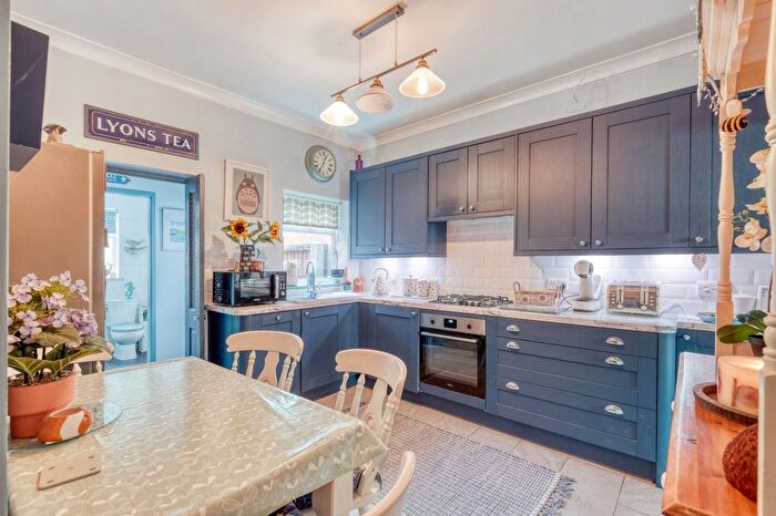 2 Bedroom Semi-Detached House For Sale In Lilley Lane, West Heath, Birmingham, B31