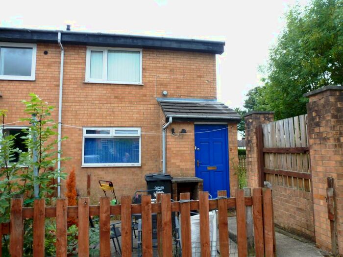 1 Bedroom Flat To Rent In Fairclough Grove, Halifax, HX3