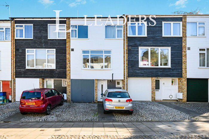 4 Bedroom Town House To Rent In Morley Grove, CM20
