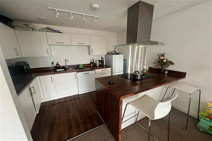 2 Bedroom Flat To Rent In Hackney House, DA17