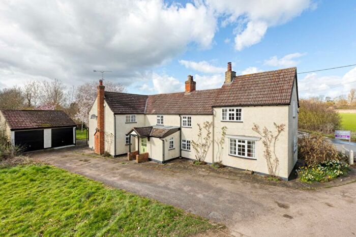 4 Bedroom Detached House For Sale In Upton End Road, Shillington, SG5