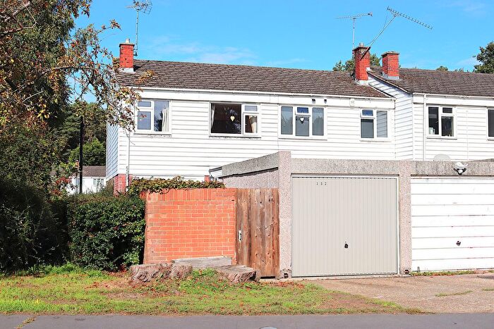 3 Bedroom Terraced House For Sale In Pinewood Park, Farnborough, GU14