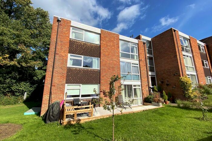 2 Bedroom Flat To Rent In Truss Hill Road, Ascot, SL5