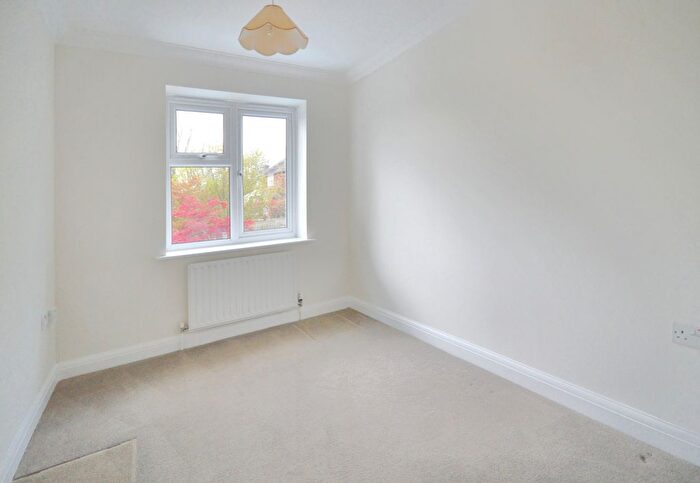 3 Bedroom Terraced House For Sale In Church Road, Haslemere, Surrey, GU27