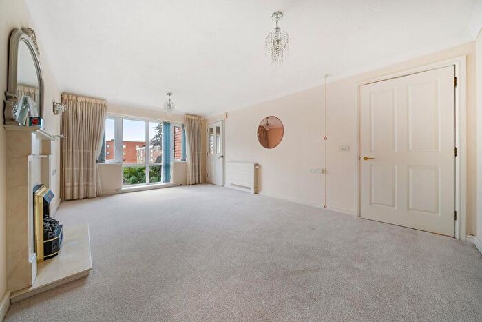 2 Bedroom Retirement Property For Sale In Southfields Road, Eastbourne, BN21