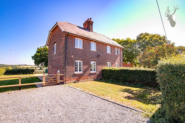 3 Bedroom Property To Rent In Stapleford Road, Stapleford Tawney, RM4