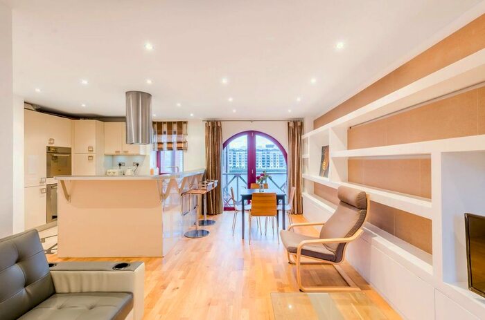 3 Bedroom Flat To Rent In William Morris Way, Sands End, London, SW6