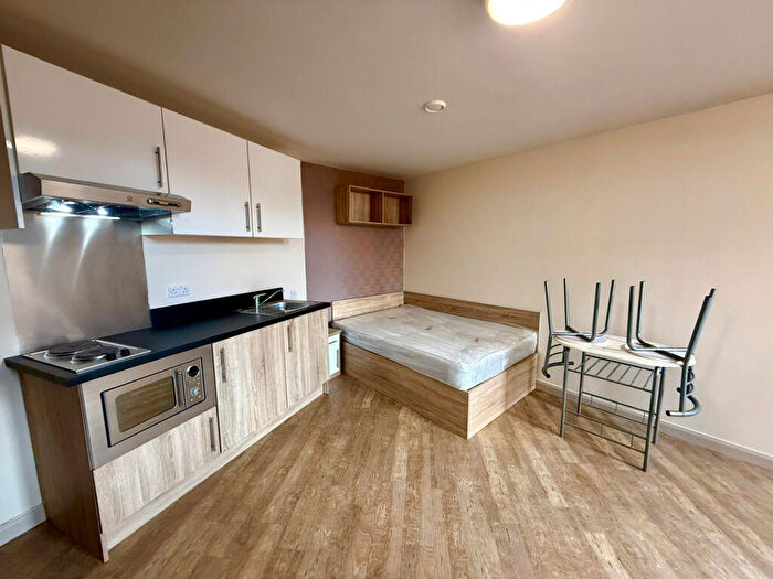 Studio To Rent In Alexandra House, Castlegate, Sheffield, South Yorkshire, S3