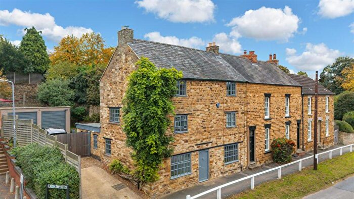 4 Bedroom Cottage For Sale In The Green, Kingsthorpe, Northampton, NN2