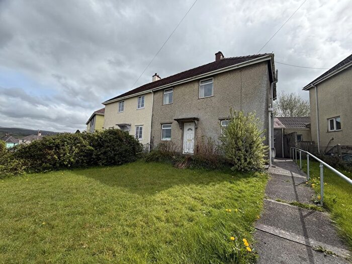 3 Bedroom Semi Detached House For Sale In Heol Y Garreg Las, Llandeilo, Carmarthenshire., SA19
