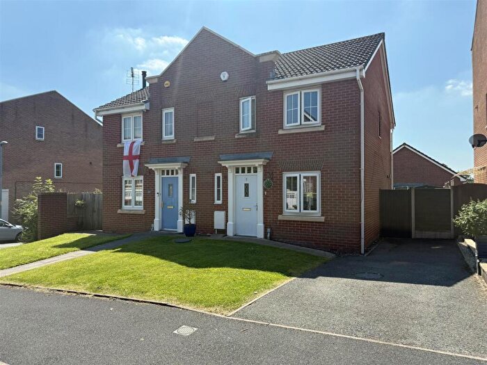 3 Bedroom Semi-Detached House For Sale In Zorbit Mews, Hyde, SK14