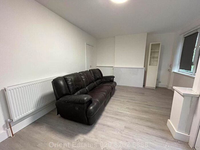 3 Bedroom Flat To Rent In Raglan Street, London, NW5