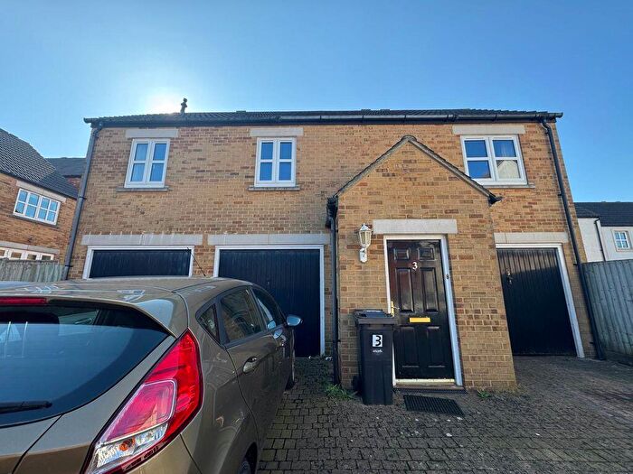 2 Bedroom Coach House To Rent In County Way, Bristol, BS34