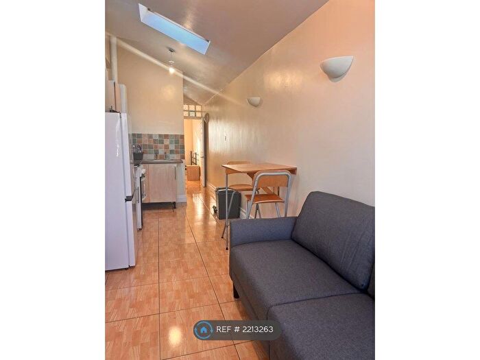 1 Bedroom Flat To Rent In Rose Hill, Oxford, OX4