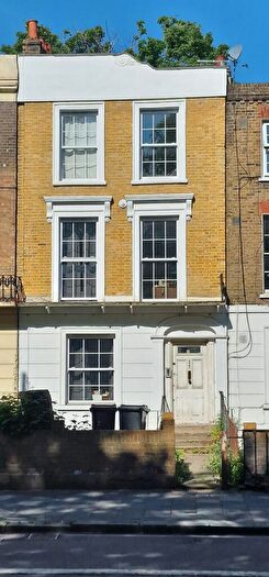 3 Bedroom Flat To Rent In Flat C, Kingsland Road, Hackney, London, E8