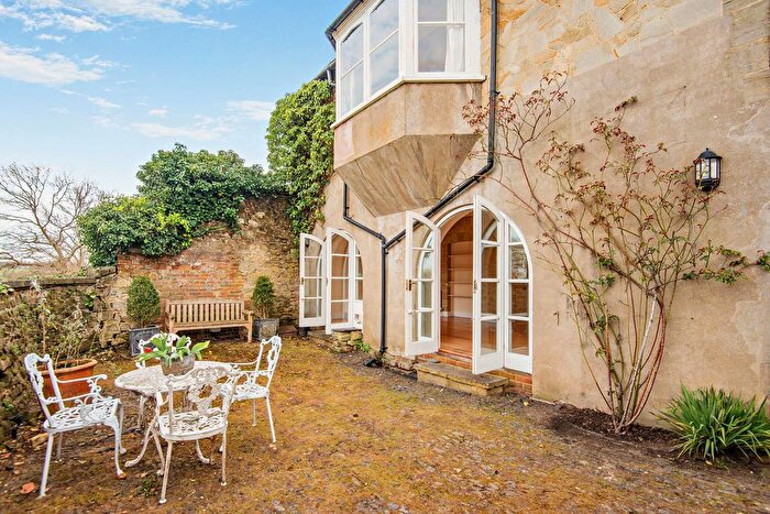 3 Bedroom Flat To Rent In Upper Street, Shere, GU5