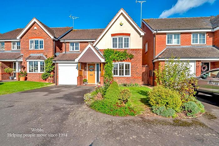 4 Bedroom Detached House For Sale In Fernbank Crescent, Walsall, WS5