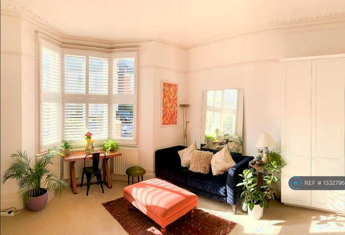 1 Bedroom Flat To Rent In Balham Park Road, London, SW12