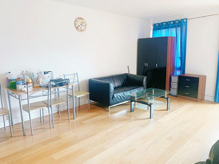 2 Bedroom Flat For Sale In Bywell Place, Canning Town, E16