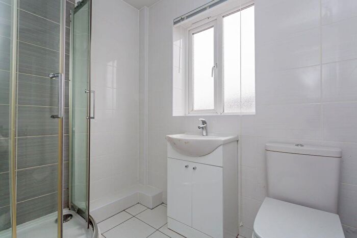 2 Bedroom Semi-Detached Villa For Sale In Glamis Avenue, Elderslie, PA5
