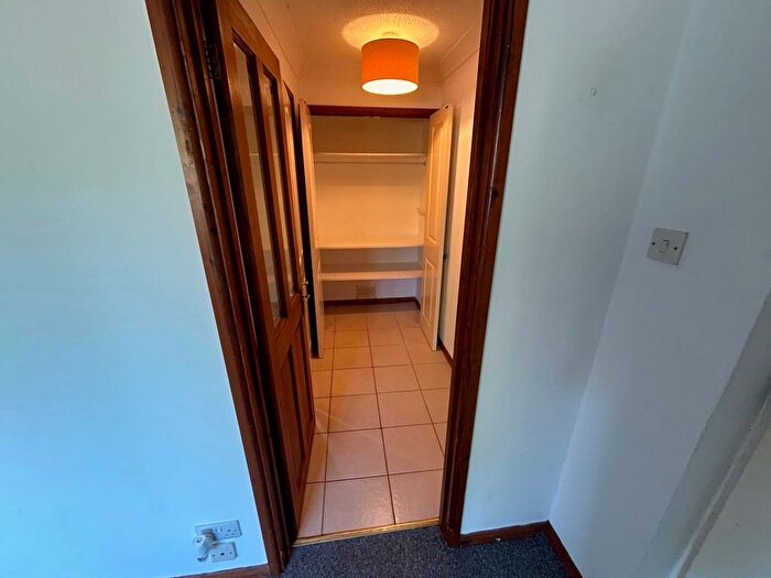 Studio To Rent In Allington Close, Taunton, TA1