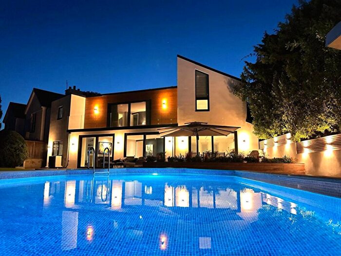 5 Bedroom Detached House To Rent In The Highlands, East Horsley, KT24