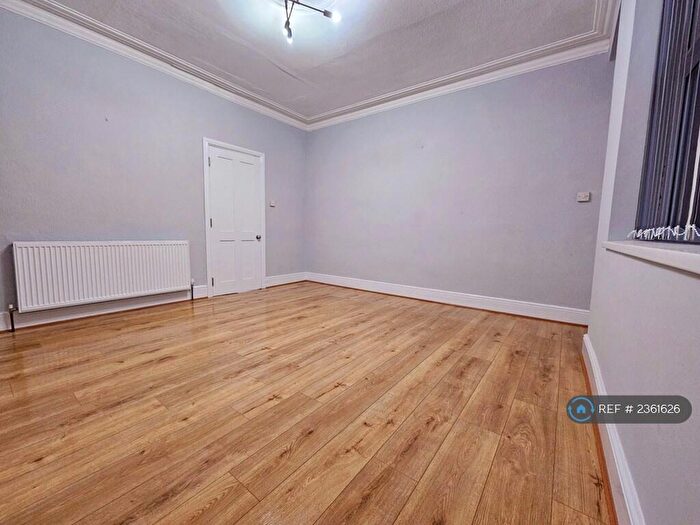 3 Bedroom Terraced House To Rent In Dawlish Avenue, Leeds, LS9
