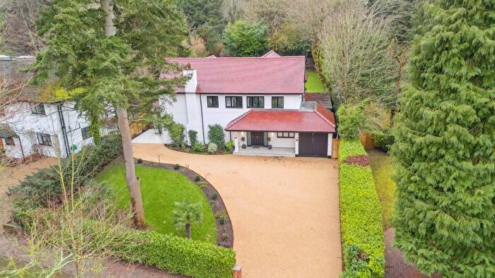 4 Bedroom Property To Rent In North Approach, Moor Park Estate, Northwood, HA6