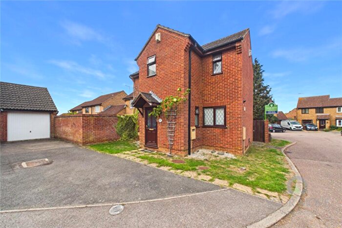 3 Bedroom Detached House For Sale In Shatterstone, Northampton, Northamptonshire, NN4