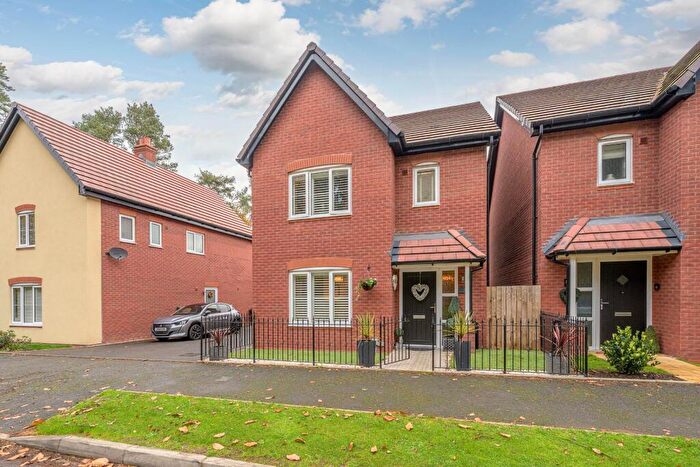 3 Bedroom Detached House For Sale In Lea Castle Drive, Lea Castle, Kidderminster, DY10