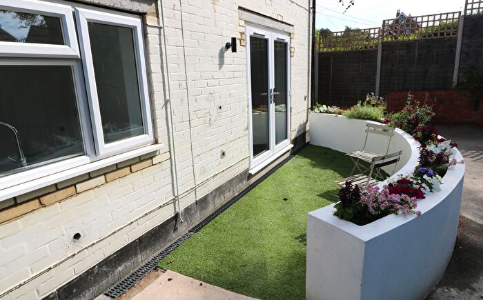 1 Bedroom Flat To Rent In Guildford Road, Westcott, Dorking, RH4