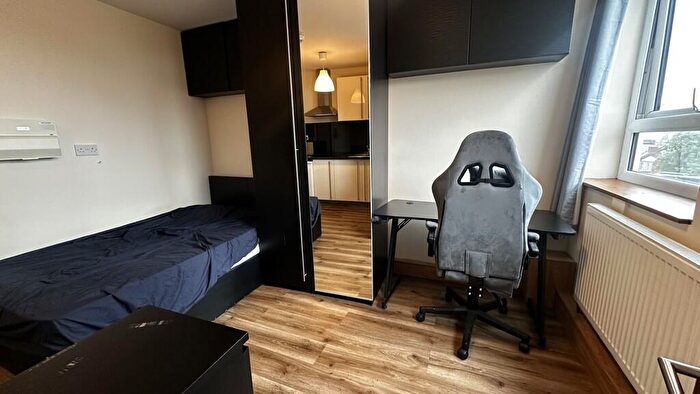 Studio To Rent In Queens Road Studio, CV1