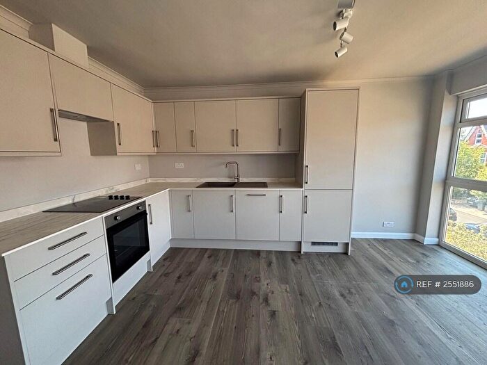 2 Bedroom Flat To Rent In Chatsworth Road, East Croydon, CR0