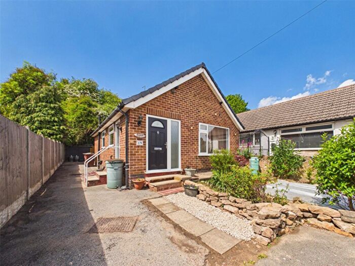 2 Bedroom Bungalow For Sale In Maycroft Gardens, Nottingham, Nottinghamshire, NG3