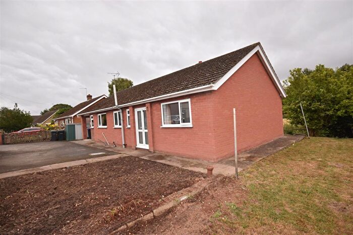 2 Bedroom Detached Bungalow For Sale In High Street, Tattershal, Lincoln, LN4