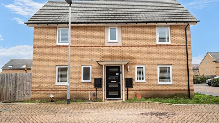 3 Bedroom End Of Terrace House For Sale In Bedford En, Bedford, MK42