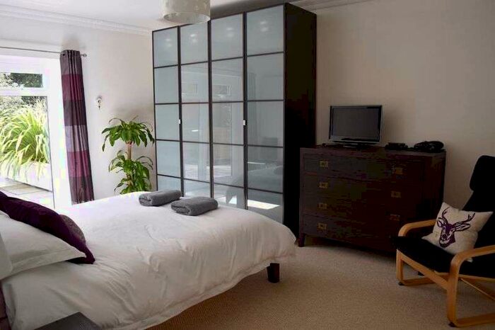 2 Bedroom Property To Rent In St Cross, Winchester, SO23