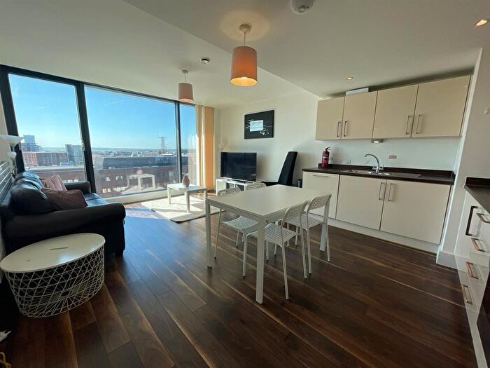 2 Bedroom Flat To Rent In Custom House Place, Liverpool, L1