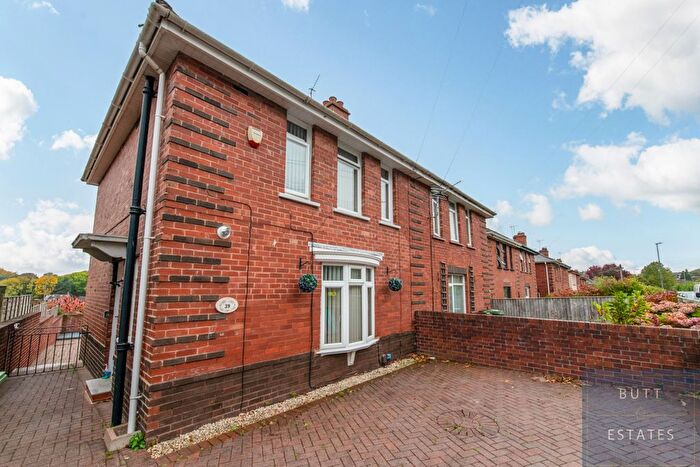 3 Bedroom Semi Detached House For Sale In Hoker Road, Exeter, EX2