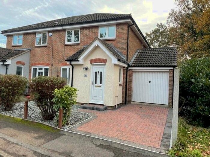 3 Bedroom Semi-Detached House To Rent In Maitland Road, Wickford SS12