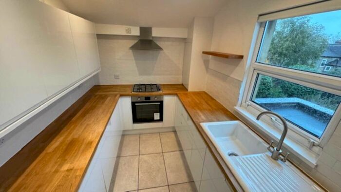2 Bedroom Flat To Rent In Colworth Road, Leytonstone, E11