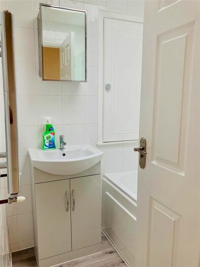 3 Bedroom Property To Rent In Mulberry Road, Northfleet, Gravesend, DA11