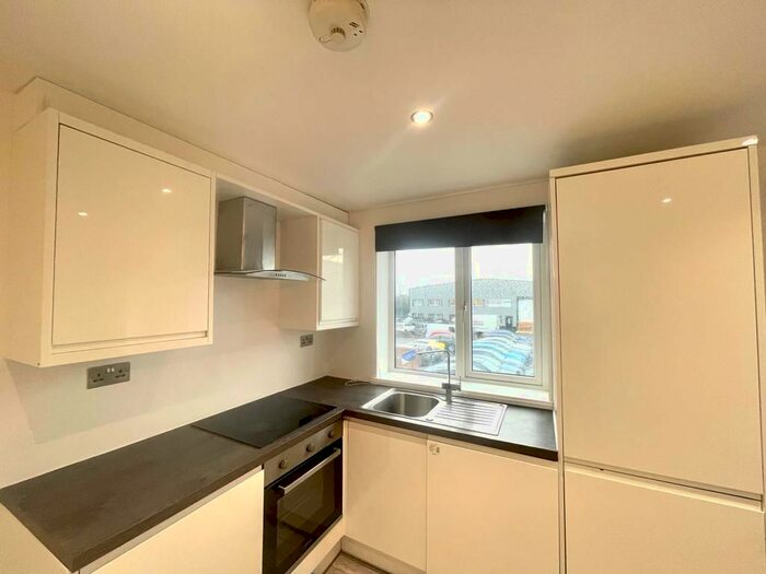 1 Bedroom Flat To Rent In Stratton Road, Swindon, SN1