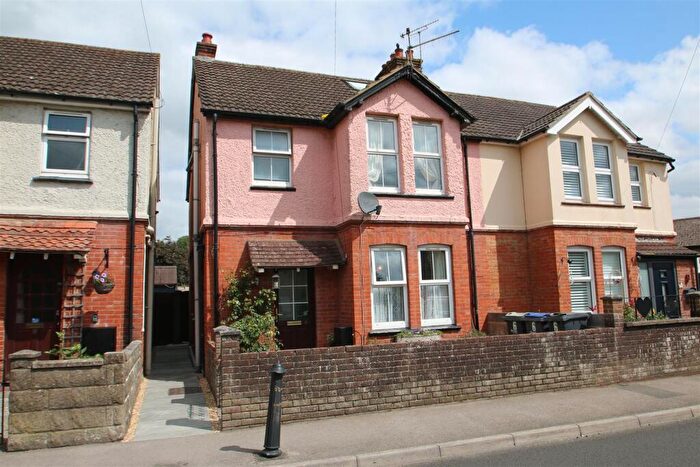 3 Bedroom House For Sale In Shaftesbury Road, Wilton, SP2