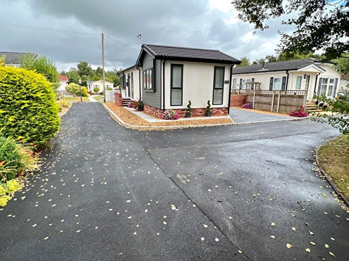 2 Bedroom Mobile/park Home For Sale In Eccups Lane, Morely Green Wilmslow, SK9