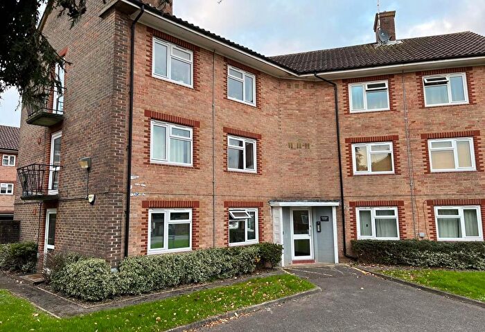 1 Bedroom Flat To Rent In Rowena Court, Longfield Road, Horsham, West Sussex, RH12