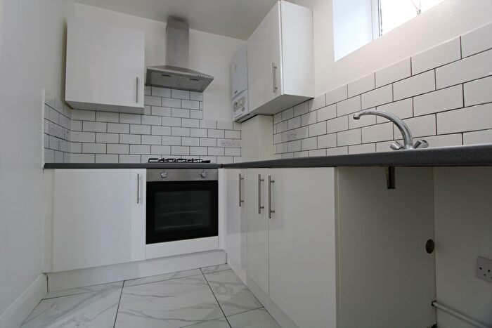 2 Bedroom Flat To Rent In Elmwood Road, Croydon, CR0